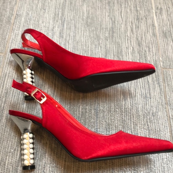 Brand new never worn for a wedding size 5 - Picture 2 of 3